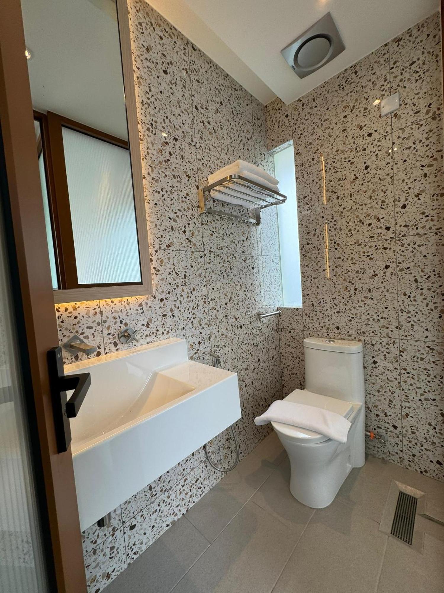 Muzi Boutique Hotel Іпох Екстер'єр фото