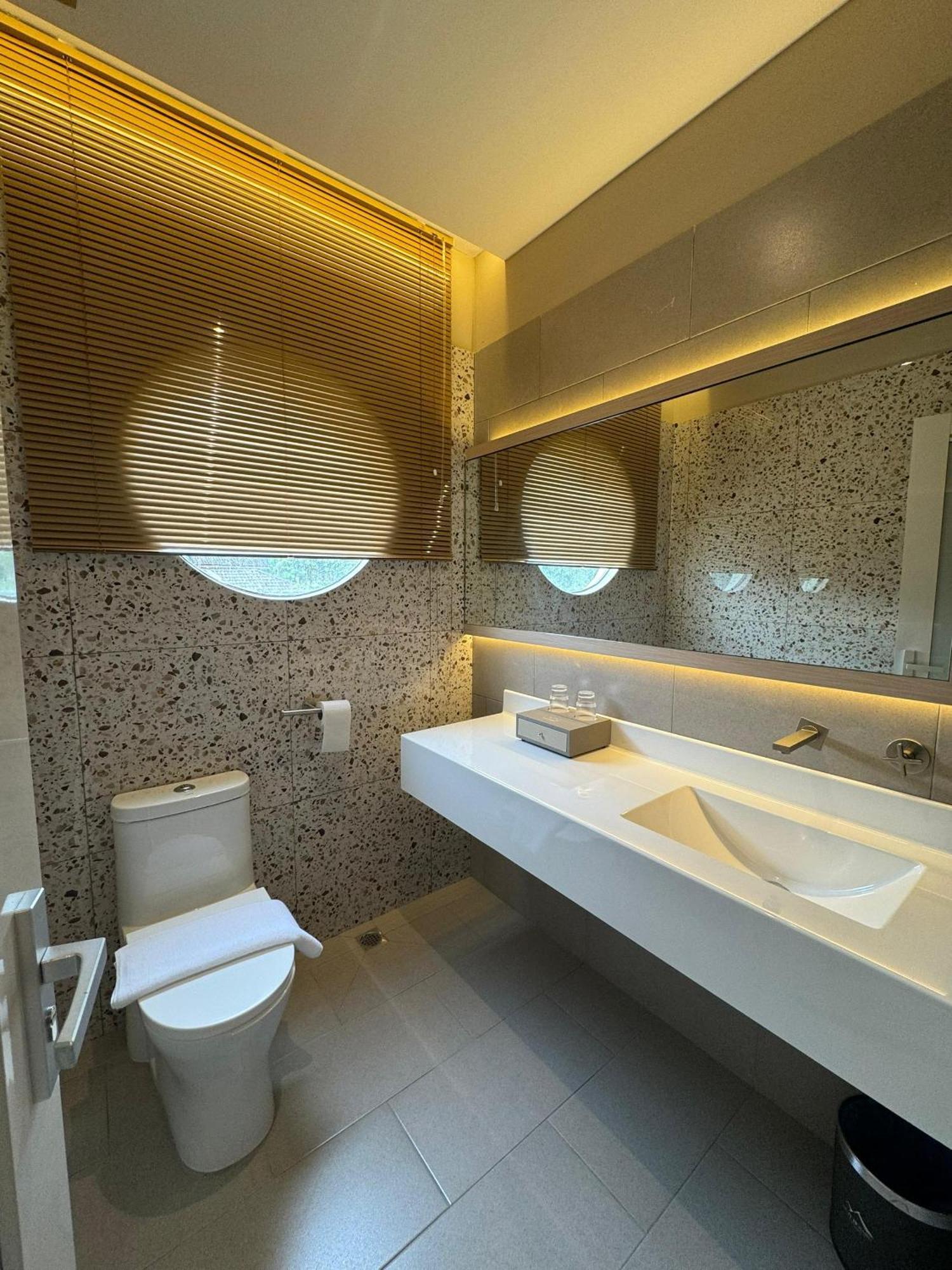 Muzi Boutique Hotel Іпох Екстер'єр фото